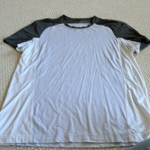 Lululemon short sleeve t shirt